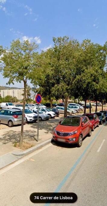 In By Perita Next Metro St T1 Barcelone