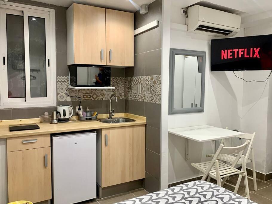 Appartement In By Perita Next Metro St T1 *
